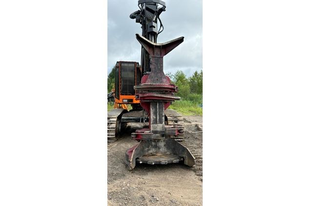 2015 TimberPro TN735B Track Feller Buncher